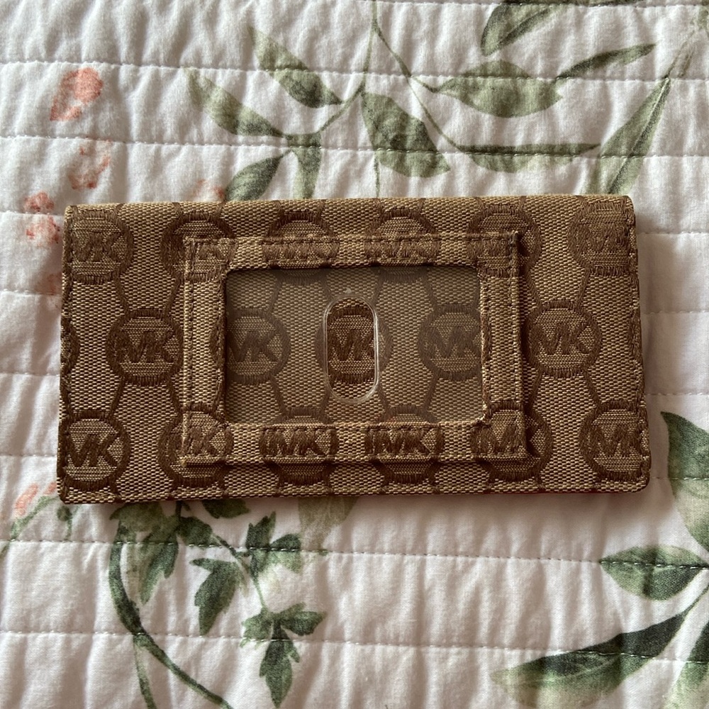 Michael Kors Fold Wallet